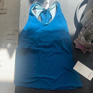 size 6 boue lulu workout tank with built in sports bra